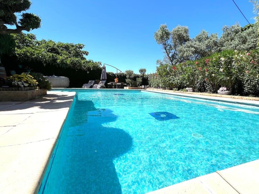Le Jardin De Mae Apartment Bouc-Bel-Air Exterior photo