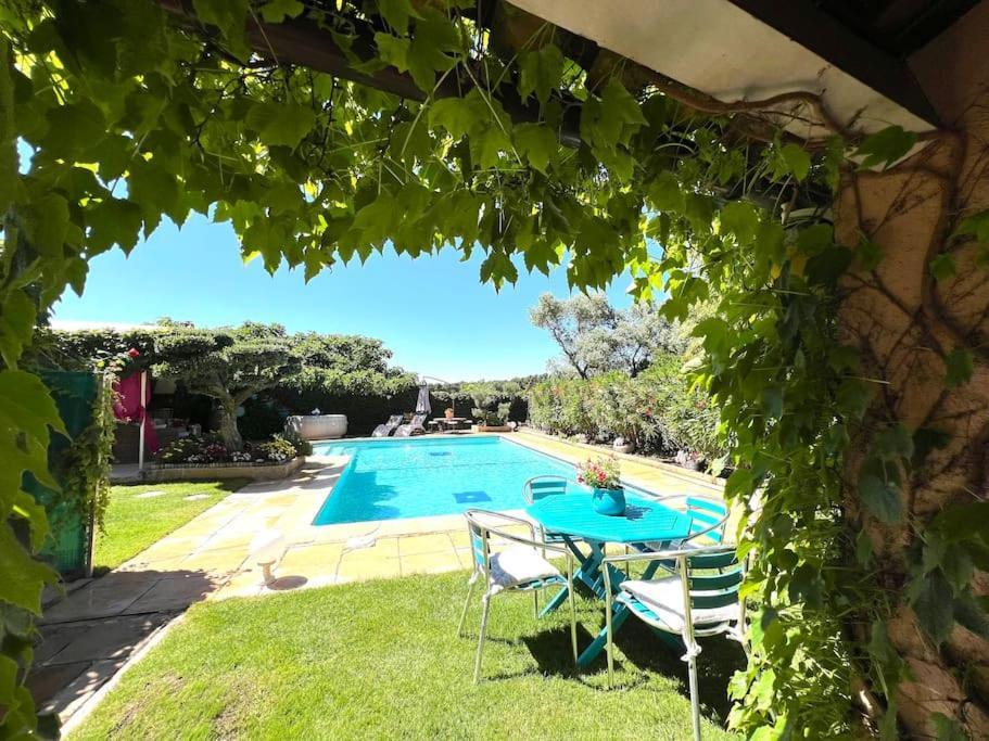 Le Jardin De Mae Apartment Bouc-Bel-Air Exterior photo